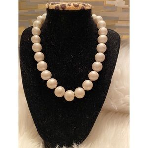 Gorgeous Vintage Faux Pearl Choker Necklace 🐚
